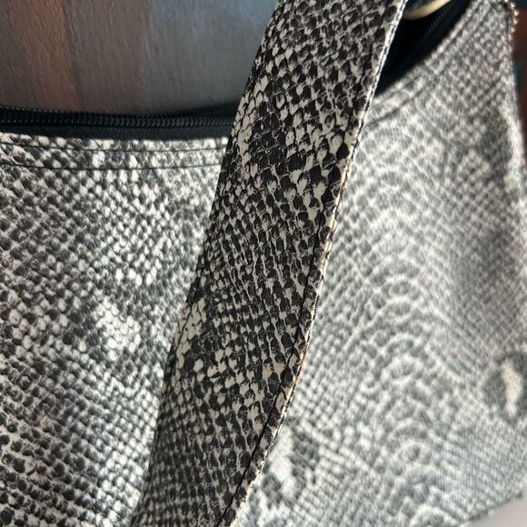 Vintage y2k 00s 2000s faux snake skin shoulder bag by Cornell - Picture 14 of 16
